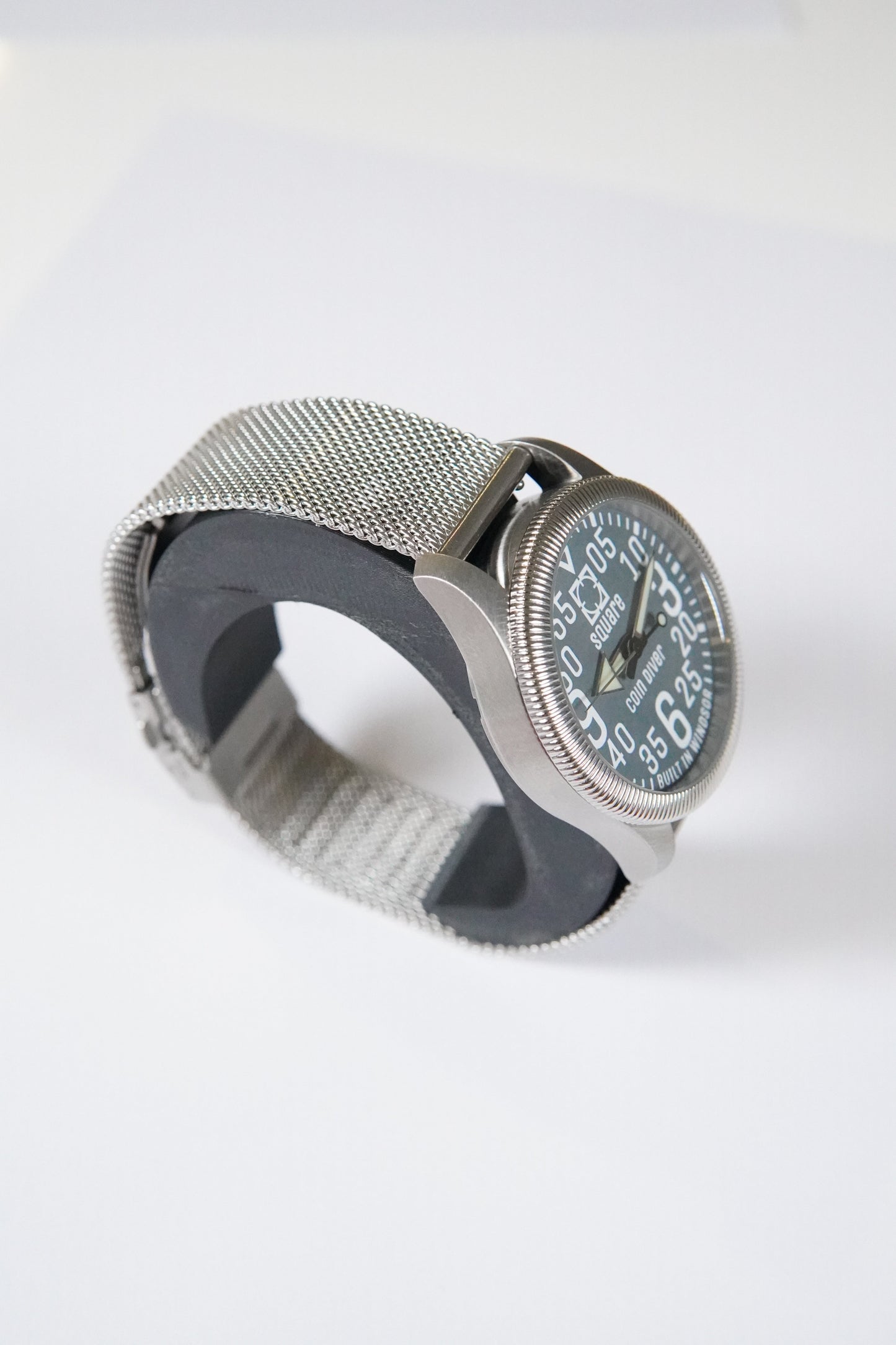 Coin Diver Grey