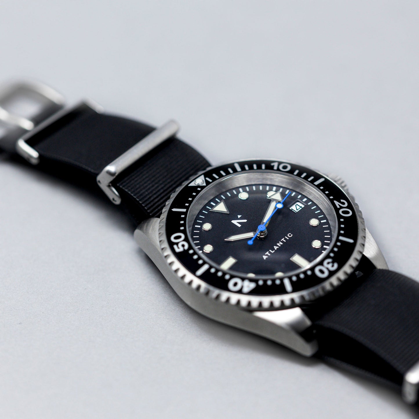 Natural Rubber NATO Watch Strap | Seal Black (20mm)