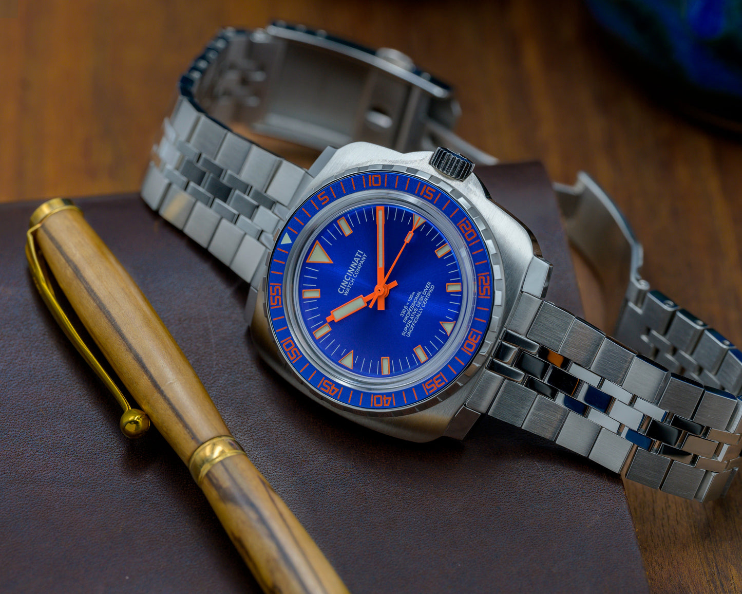 Desk Diver - Professional Electric Blue