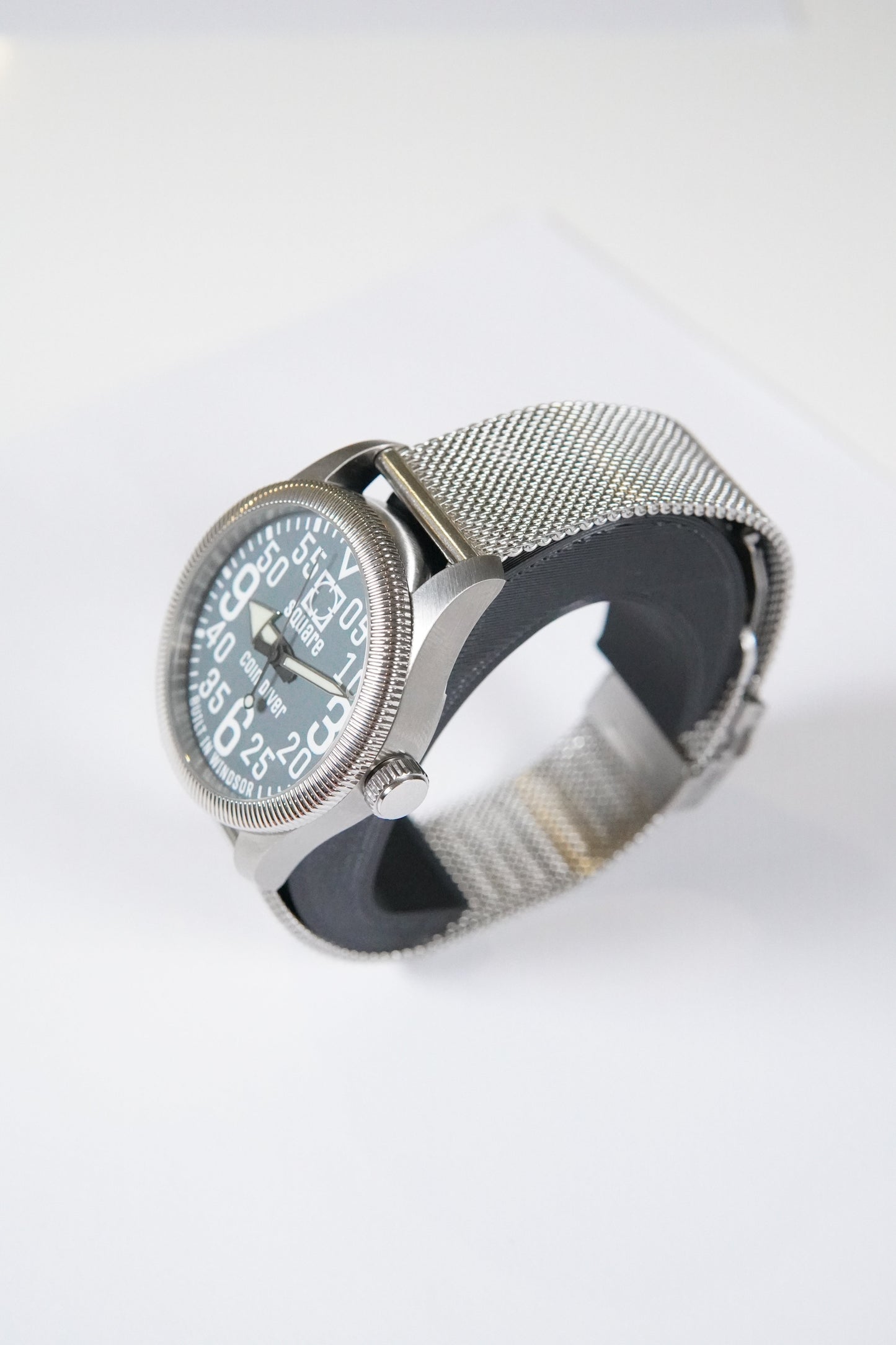 Coin Diver Grey
