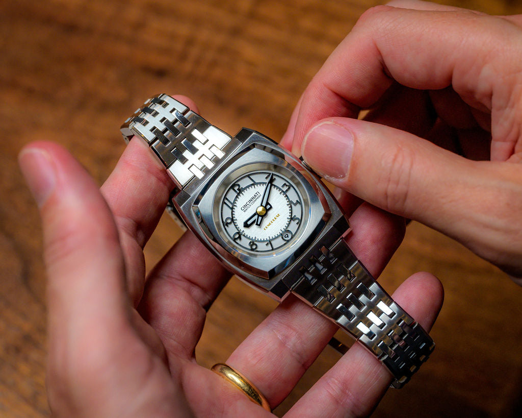 Concourse Silver-White