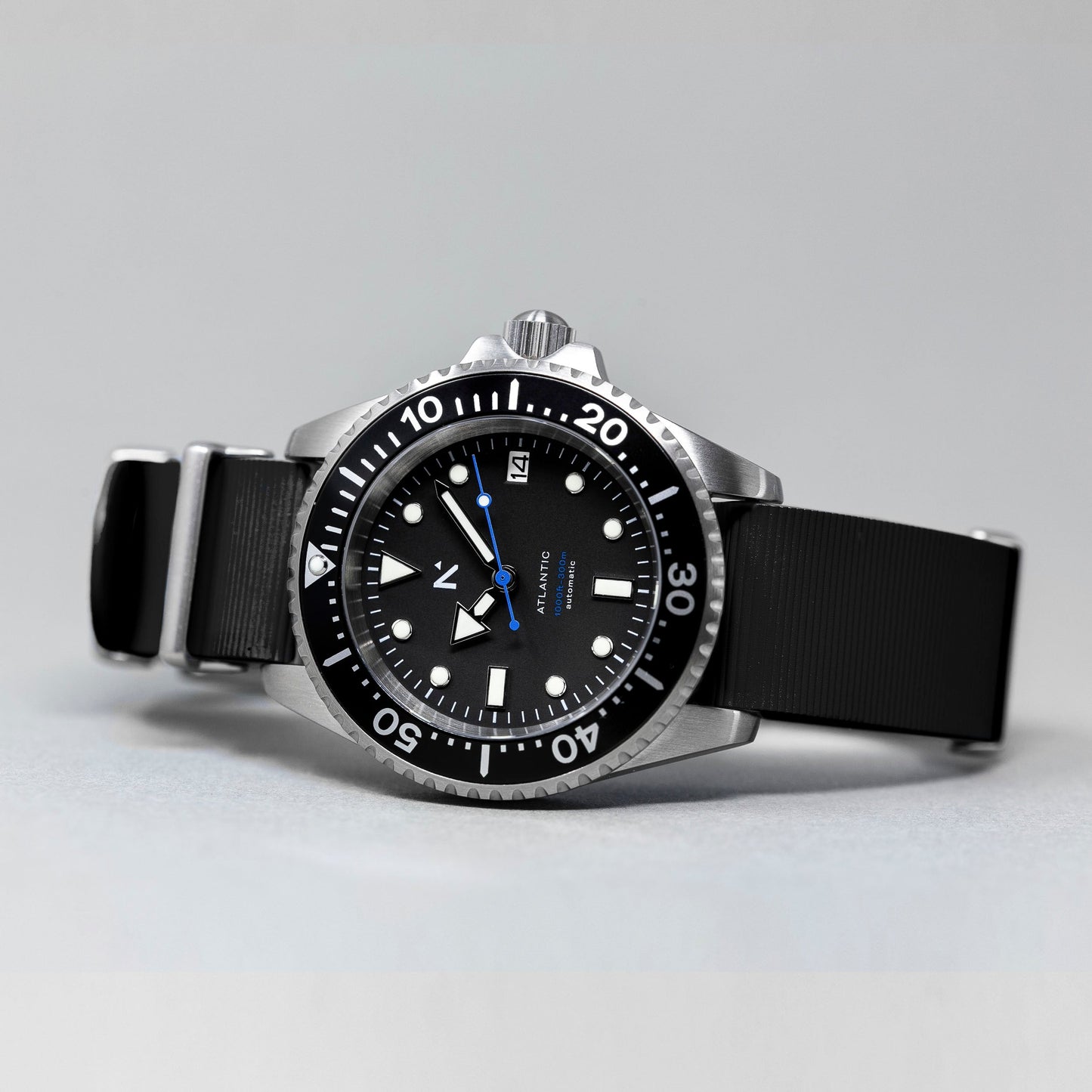 'Atlantic' Dive Watch (40mm) | Seal Black NATO