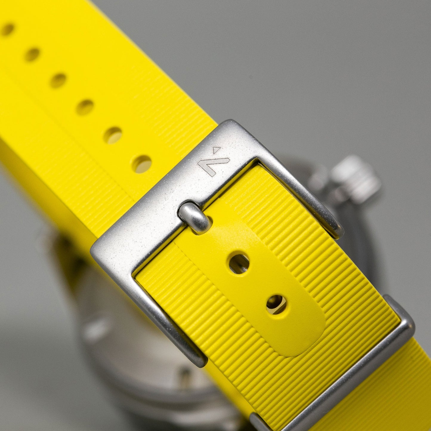 'Atlantic' Dive Watch (40mm) | Optic Yellow NATO