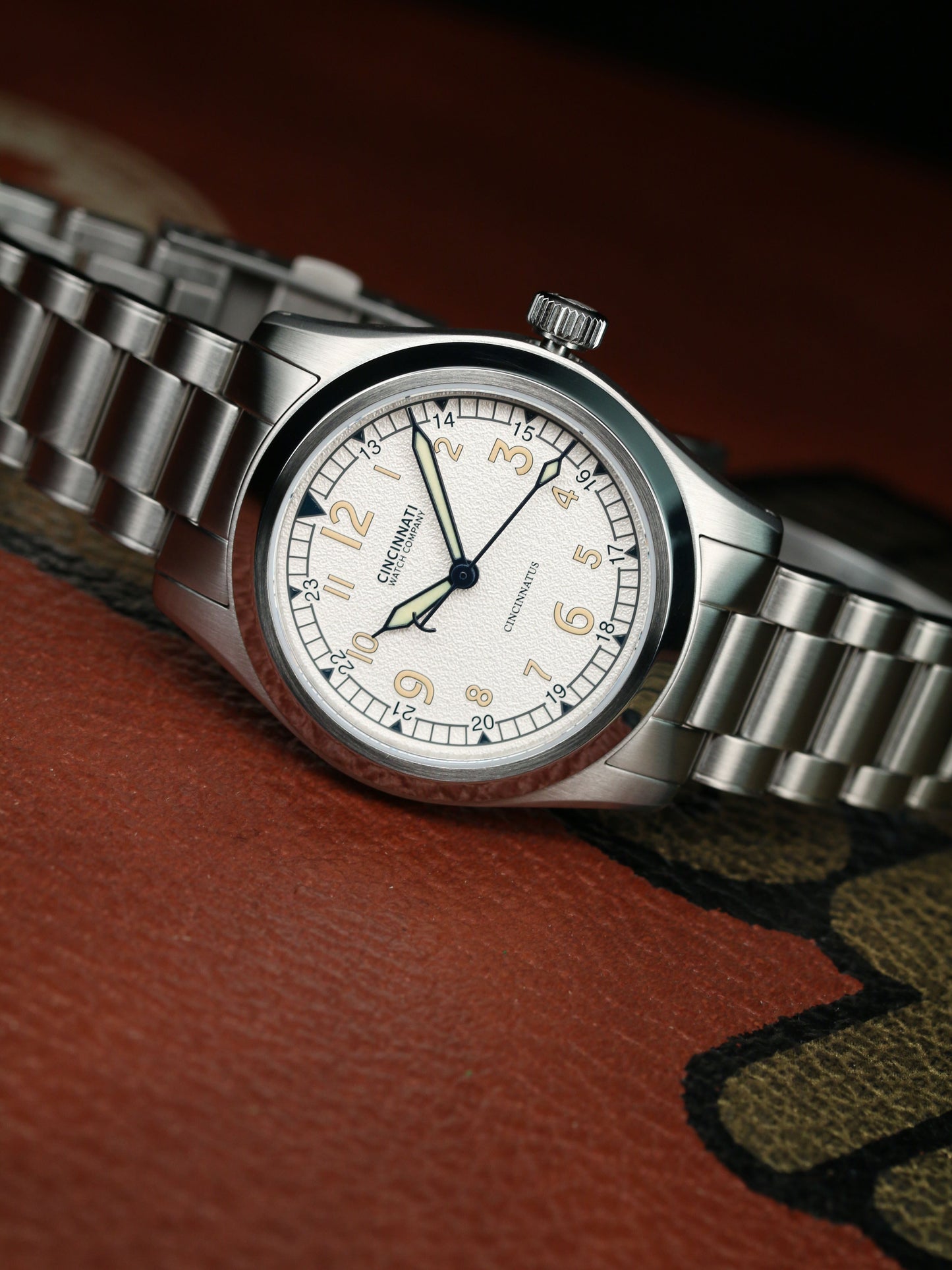 White dial blue hands Cincinnatus Field 